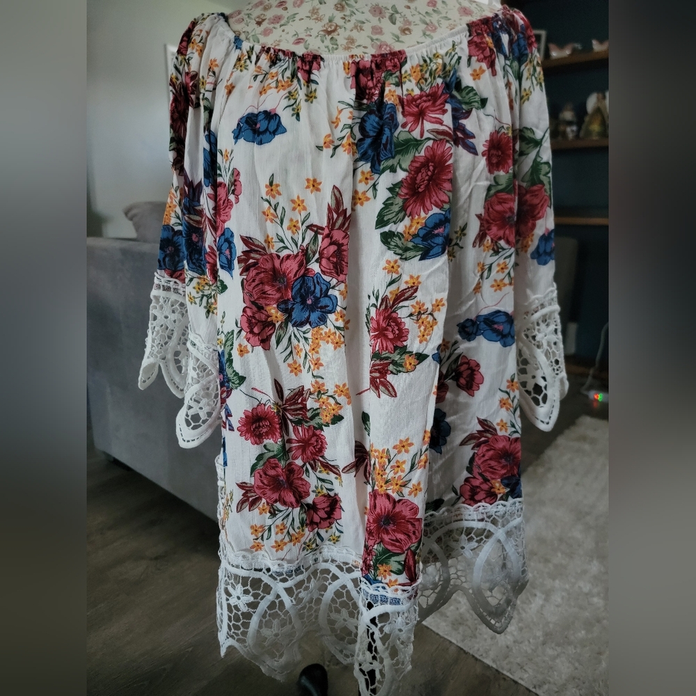 Rouge Helium Multicolor Floral Lace Blouse- Size 1x